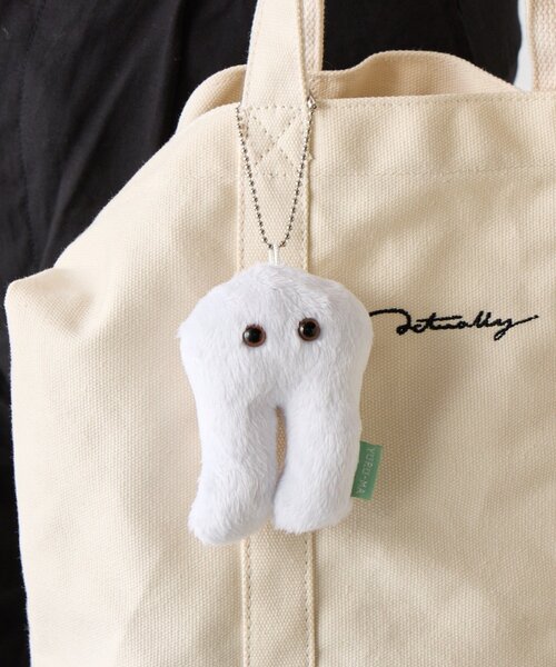 BIRTHDAY BAR（バースデイバー）の「YURU-MA　マスコットキーホルダー（チャーム・レディース・ブラウン/ブラック/ホワイト系その他/ホワイト・0）」の2枚目の写真