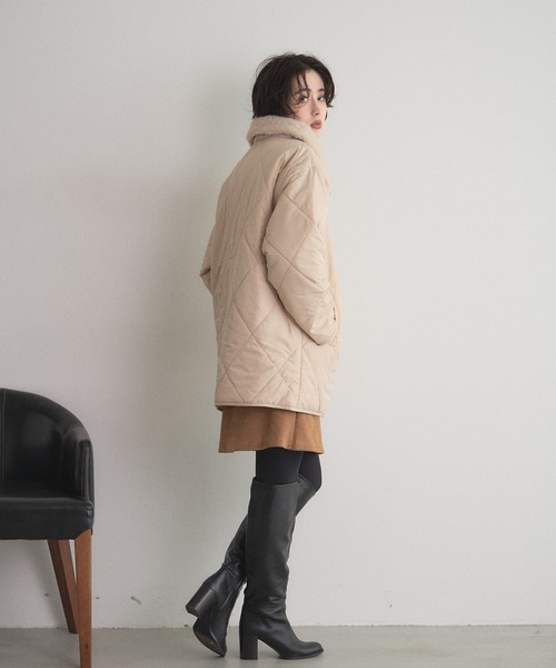 &. NOSTALGIA（アンドドットノスタルジア）の「ファー襟キルトジャケット（その他アウター・レディース・ブラック/アイボリー/ベージュ・M）」の5枚目の写真