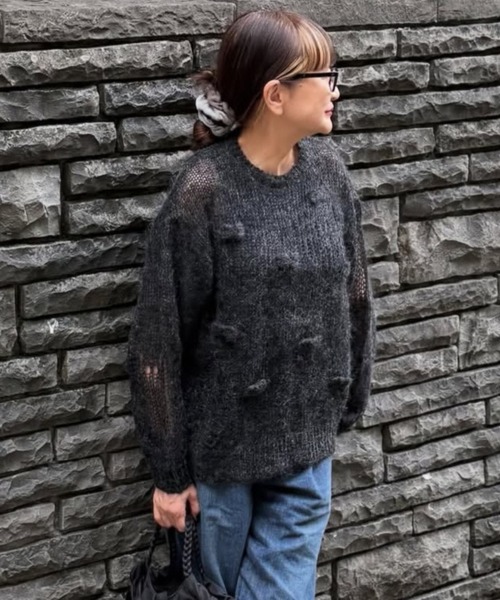 H.A.K（ハク）の「モヘアウールランダム針抜き編みリボンニット（ニット/セーター・レディース・ベージュ/パープル/チャコール・FREE）」の2枚目の写真
