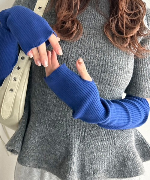 Kotoe（コトエ）の「カラーリブニット アームウォーマー（アームカバー・レディース・レッド/ブラック/オフホワイト/ブルー/グレー・FREE）」の5枚目の写真