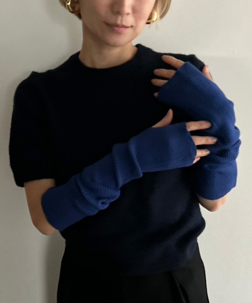 Kotoe（コトエ）の「カラーリブニット アームウォーマー（アームカバー・レディース・レッド/ブラック/オフホワイト/ブルー/グレー・FREE）」の11枚目の写真