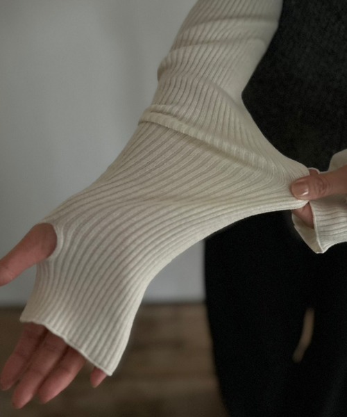 Kotoe（コトエ）の「カラーリブニット アームウォーマー（アームカバー・レディース・レッド/ブラック/オフホワイト/ブルー/グレー・FREE）」の20枚目の写真