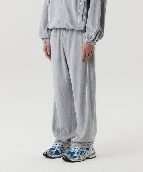 WMC(ダブリューエムシー)の「ベルベットラインパンツ_GREY(スウェットパンツ・メンズ・グレー・30(M)/32(L))」の1枚目の写真