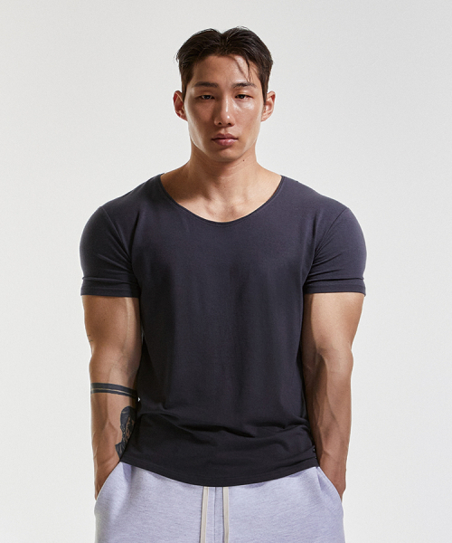 RVD(アールブイディー)の「テンセルモーダルワイドUネックマッスルフィット半袖Tシャツ(墨色)(Tシャツ/カットソー・メンズ・その他・LARGE/X-LARGE/2XL)」の2枚目の写真