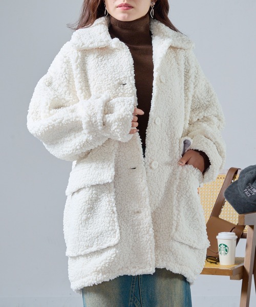 UNIVERSAL OVERALL（ユニバーサルオーバーオール）の「【UNIVERSAL OVERALL】U2532504 BOA HALF COAT（ステンカラーコート・レディース・オフホワイト/ブラック/ブラウン・FREE）」の2枚目の写真