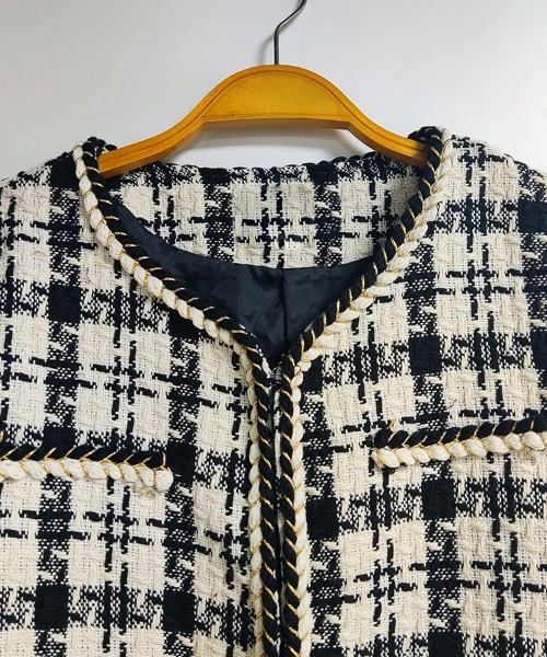 ReRe(リリ)の「ツイードゴールドブレードノーカラージャケット(ノーカラージャケット・レディース・ブラック・LARGE/X-LARGE/MEDIUM)」の10枚目の写真