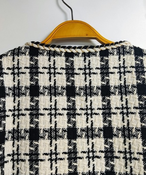 ReRe(リリ)の「ツイードゴールドブレードノーカラージャケット(ノーカラージャケット・レディース・ブラック・LARGE/X-LARGE/MEDIUM)」の11枚目の写真