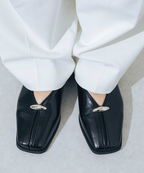 EVOL(イーボル)の「【柔らかい・22.0-25.0cm展開】スクエアメタルフラットパンプス JA5977(パンプス・レディース・ブラック/アイボリー/ベージュ・22.0cm/22.5cm/23.0cm/23.5cm/24.0cm/24.5cm/25.0cm)」の15枚目の写真