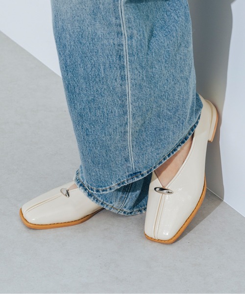 EVOL(イーボル)の「【柔らかい・22.0-25.0cm展開】スクエアメタルフラットパンプス JA5977(パンプス・レディース・ブラック/アイボリー/ベージュ・22.0cm/22.5cm/23.0cm/23.5cm/24.0cm/24.5cm/25.0cm)」の20枚目の写真