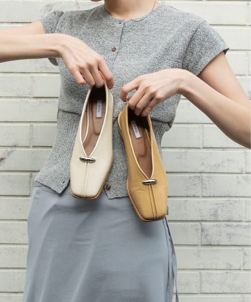 EVOL(イーボル)の「【柔らかい・22.0-25.0cm展開】スクエアメタルフラットパンプス JA5977(パンプス・レディース・ブラック/アイボリー/ベージュ・22.0cm/22.5cm/23.0cm/23.5cm/24.0cm/24.5cm/25.0cm)」の4枚目の写真