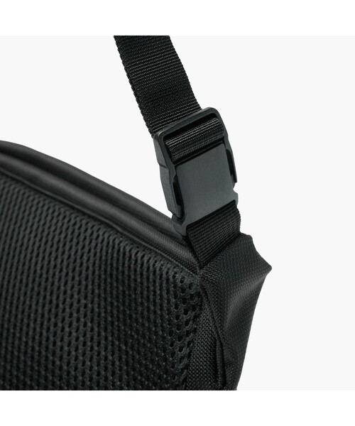 BRIEFING（ブリーフィング）の「MFC CROSS BODY BAG（Sサイズ）（ショルダーバッグ・メンズ・ブラック・FREE）」の5枚目の写真