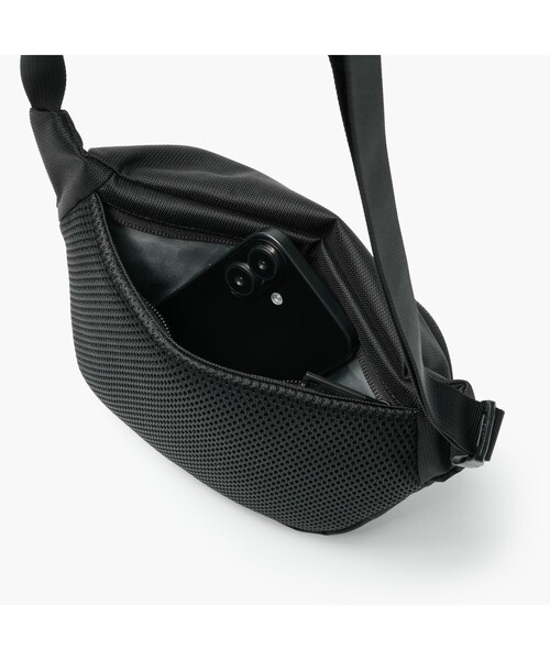 BRIEFING（ブリーフィング）の「MFC CROSS BODY BAG（Sサイズ）（ショルダーバッグ・メンズ・ブラック・FREE）」の7枚目の写真