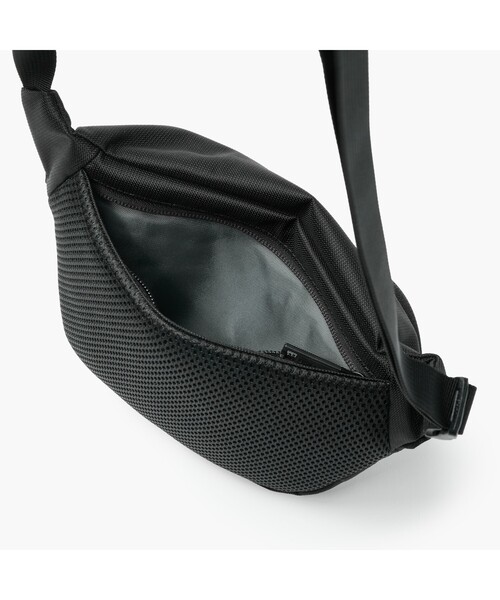 BRIEFING（ブリーフィング）の「MFC CROSS BODY BAG（Sサイズ）（ショルダーバッグ・メンズ・ブラック・FREE）」の8枚目の写真