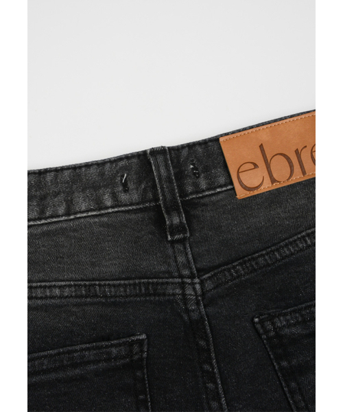 EBRE(エブレ)の「グレーオーバーサイズパンツ(デニムパンツ・レディース・グレー・SMALL/MEDIUM/LARGE)」の8枚目の写真
