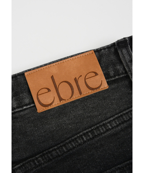 EBRE(エブレ)の「グレーオーバーサイズパンツ(デニムパンツ・レディース・グレー・SMALL/MEDIUM/LARGE)」の9枚目の写真