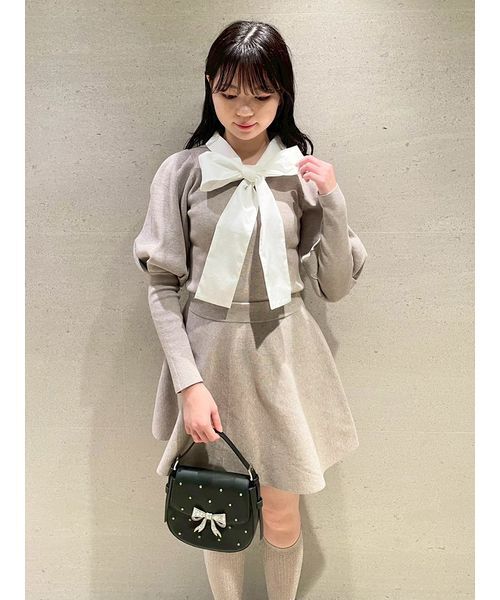 LILY BROWN(リリーブラウン)の「ボウタイニットセットアップ(ワンピース・レディース・モカ/ネイビー/グレー・F)」の17枚目の写真