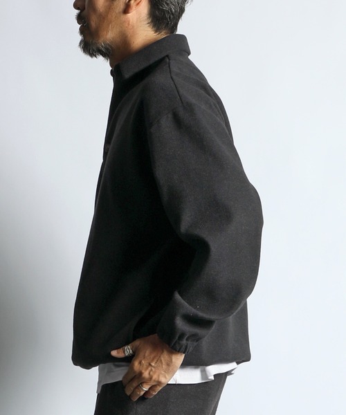 The DUFFER of ST.GEORGE（ザダファーオブセントジョージ）の「WOOL LIKE PONTE PO SHIRT：ポンチ素材 ウールライク プルオーバーシャツ（シャツ/ブラウス・メンズ・チャコールグレー/ブラック・MEDIUM/LARGE/X-LARGE）」の7枚目の写真