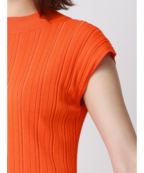 SUIT SQUARE（スーツスクエア）の「ペプラムランダムリブニット フレンチスリーブ ハンドウォッシュ ドライレーヨン 無地（ニット/セーター・レディース・オレンジ・38(9号)）」の10枚目の写真