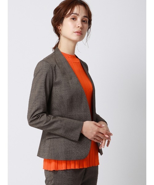 SUIT SQUARE（スーツスクエア）の「ペプラムランダムリブニット フレンチスリーブ ハンドウォッシュ ドライレーヨン 無地（ニット/セーター・レディース・オレンジ・38(9号)）」の3枚目の写真