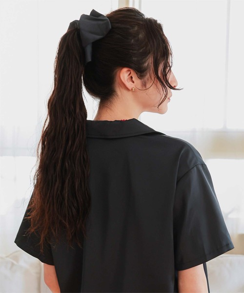 miette(ミエット)の「サテンセットアップシュシュセット(セットアップ・レディース・カーキ/チャコール/ネイビー・L/M/S)」の13枚目の写真