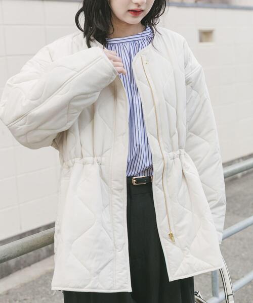 ITEMS URBANRESEARCH（アイテムズ アーバンリサーチ）の「『撥水』ドロストサイドオープン中綿ブルゾン（ブルゾン・レディース・カーキ/ブラック/ホワイト系その他・FREE）」の2枚目の写真