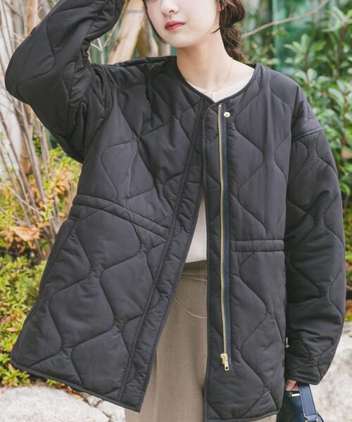 ITEMS URBANRESEARCH（アイテムズ アーバンリサーチ）の「『撥水』ドロストサイドオープン中綿ブルゾン（ブルゾン・レディース・カーキ/ブラック/ホワイト系その他・FREE）」の4枚目の写真