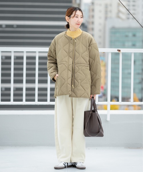 ITEMS URBANRESEARCH（アイテムズ アーバンリサーチ）の「ドロストサイドオープン中綿ブルゾン（ブルゾン・レディース・カーキ/ブラック/ホワイト系その他・FREE）」の4枚目の写真