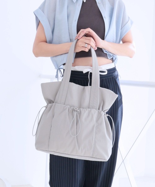 COLDE （コルデ）の「ギャザーポケットトートバッグ（トートバッグ・レディース・アイボリー/ブラック/グレー/ブルー・FREE）」の3枚目の写真