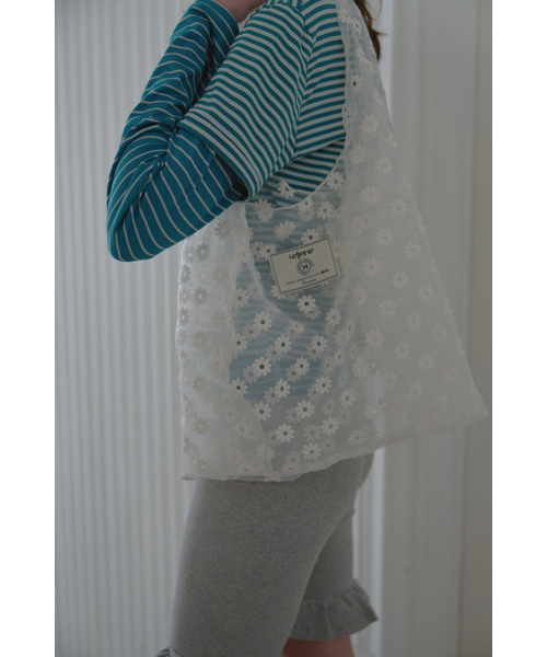 LETERIE（レテリー）の「FLORAL LACE BAG_IVORY（ショルダーバッグ・レディース・アイボリー・FREE）」の2枚目の写真