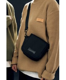 APOSTROPHE COMMA（アポストロフィコンマ）の「ベーシックレザーパッチポリミニクロスバッグS（メッセンジャーバッグ）」