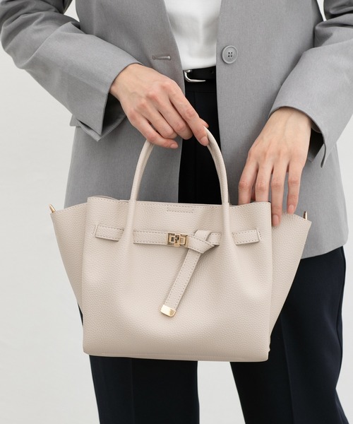 Honeys（ハニーズ）の「軽量ベルト付バッグ（ハンドバッグ・レディース・イエロー/ブラック/グレイッシュベージュ/チャコール・FREE）」の4枚目の写真