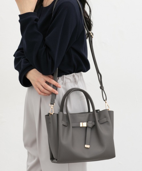 Honeys（ハニーズ）の「軽量ベルト付バッグ（ハンドバッグ・レディース・イエロー/ブラック/グレイッシュベージュ/チャコール・FREE）」の3枚目の写真