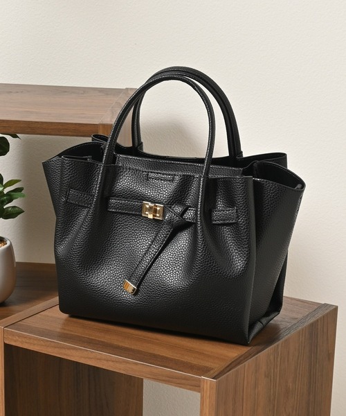 Honeys（ハニーズ）の「軽量ベルト付バッグ（ハンドバッグ・レディース・イエロー/ブラック/グレイッシュベージュ/チャコール・FREE）」の2枚目の写真