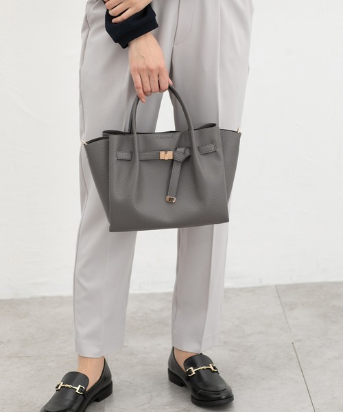 Honeys（ハニーズ）の「軽量ベルト付バッグ（ハンドバッグ・レディース・イエロー/ブラック/グレイッシュベージュ/チャコール・FREE）」の6枚目の写真