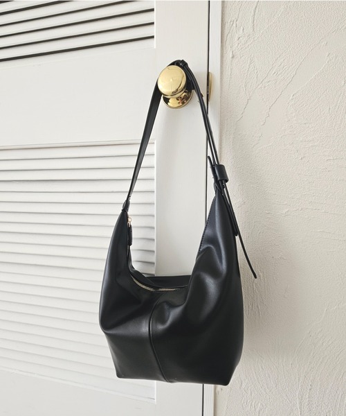 raffime（ラフィミー）の「【Raffime】【500mlペットボトル収納可】マルチWAYショルダーバック（ショルダーバッグ・レディース・ブラック・フリー）」の11枚目の写真