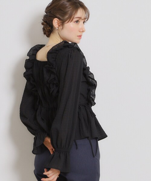 couture brooch(クチュールブローチ)の「シアーシャーリングブラウス(シャツ/ブラウス・レディース・オフホワイト/アイボリー系/ブラック・38/40)」の13枚目の写真