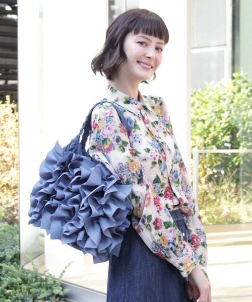 H.A.K(ハク)の「キュプラモダールカルゼTRACE FLORALプリントシャツ(シャツ/ブラウス・レディース・ベージュ/ダークグレー・FREE)」の5枚目の写真