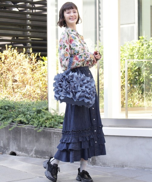 H.A.K(ハク)の「キュプラモダールカルゼTRACE FLORALプリントシャツ(シャツ/ブラウス・レディース・ベージュ/ダークグレー・FREE)」の8枚目の写真