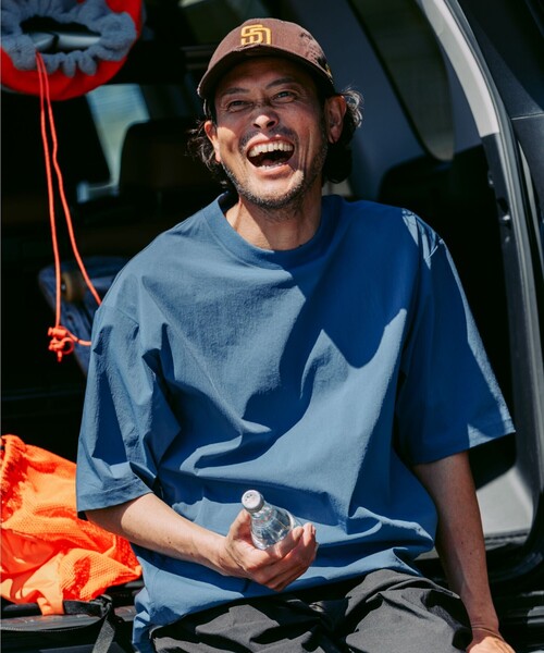 green label relaxing(グリーンレーベルリラクシング)の「WONDER CLOTH クルーネック 半袖 Tシャツ -ストレッチ・接触冷感・吸水速乾-(Tシャツ/カットソー・メンズ・ブラック/モカ/ダークグレー/ライトグレー/ロイヤルブルー・XL/L/M/S)」の5枚目の写真