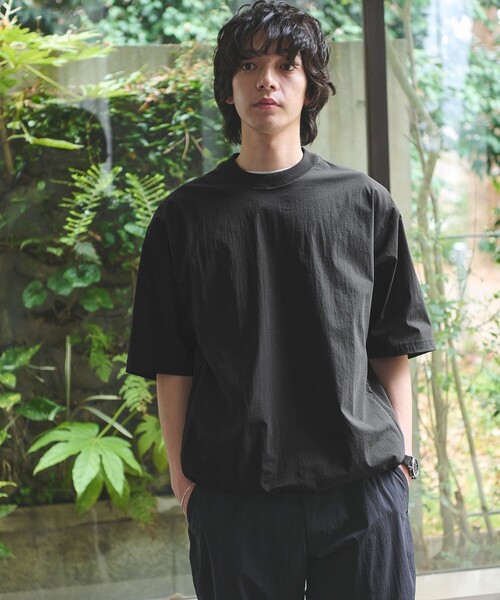 green label relaxing(グリーンレーベルリラクシング)の「WONDER CLOTH クルーネック 半袖 Tシャツ -ストレッチ・接触冷感・吸水速乾-(Tシャツ/カットソー・メンズ・ブラック/モカ/ダークグレー/ライトグレー/ロイヤルブルー・XL/L/M/S)」の9枚目の写真
