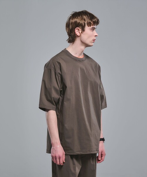 green label relaxing(グリーンレーベルリラクシング)の「WONDER CLOTH クルーネック 半袖 Tシャツ -ストレッチ・接触冷感・吸水速乾-(Tシャツ/カットソー・メンズ・ブラック/モカ/ダークグレー/ライトグレー/ロイヤルブルー・XL/L/M/S)」の17枚目の写真