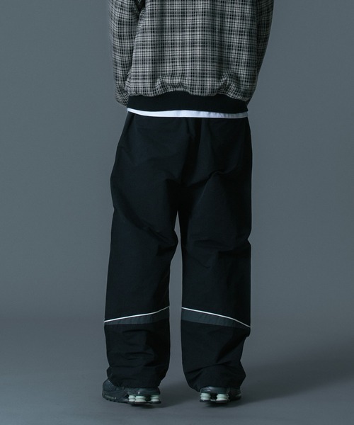 XLARGE(エクストララージ)の「NYLON TRACK PANTS(その他パンツ・メンズ・ブラック/ホワイト/ネイビー・XL/L/M/S)」の13枚目の写真