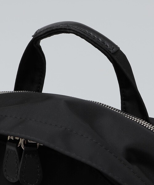 SHIPS（シップス）の「【SHIPS別注】BONFANTI: ナイロン バックパック（バックパック/リュック・メンズ・ブラック/オリーブ・ONE SIZE）」の5枚目の写真