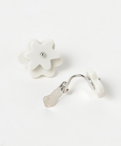 BEAMS BOY（ビームスボーイ）の「ATOLASOLAS / earcuffs 2SET（イヤーカフ・レディース・ブラック/ホワイト/レッド・ONE SIZE）」の7枚目の写真