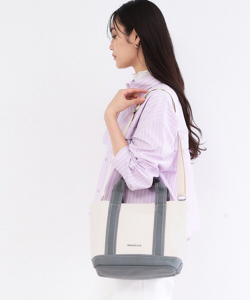 OPAQUE.CLIP（オペークドットクリップ）の「2WAYバイカラー帆布ミドルトート（トートバッグ・レディース・チャコールグレー/サックスブルー系/ベージュ・00）」の4枚目の写真