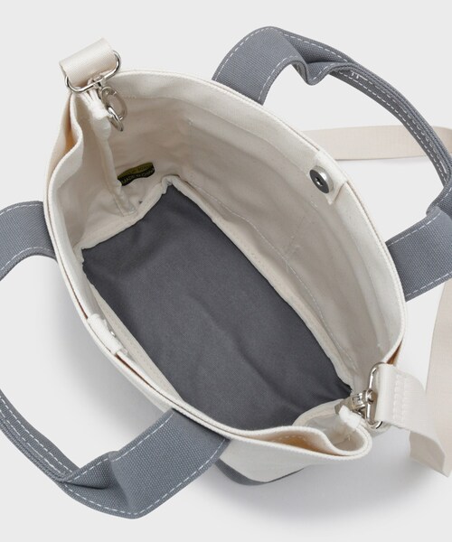 OPAQUE.CLIP（オペークドットクリップ）の「2WAYバイカラー帆布ミドルトート（トートバッグ・レディース・チャコールグレー/サックスブルー系/ベージュ・00）」の17枚目の写真