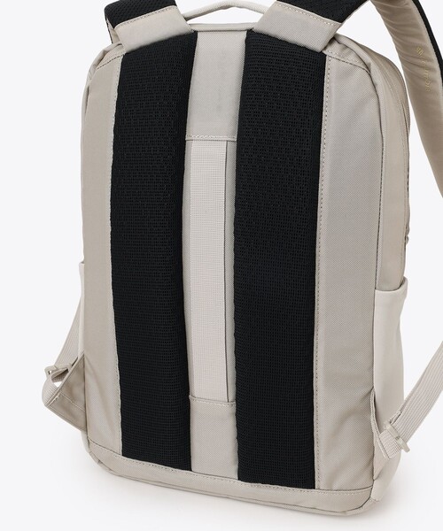 Columbia(コロンビア)の「撥水 通勤 Columbia/スターレンジ 16L スクエア バックパック(リュック)PC収納(13インチ対応)/コロンビア(バックパック/リュック・レディース・ブラック/ストーン・ONE SIZE)」の9枚目の写真