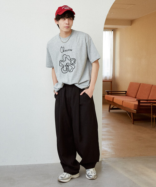 PUBLUX(パブリュクス)の「PUBLUX/パブリュクス <機能性素材>LOVE POP STUDIO コード フラワー Tシャツ 限定展開(Tシャツ/カットソー・メンズ・グレー/ホワイト/ネイビー・L/M/S)」の13枚目の写真