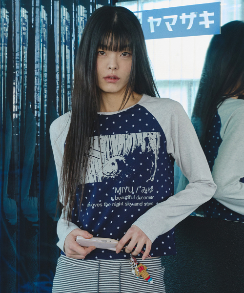 MIHEV(ミヘブ)の「ミユ 別途トナグラン ロングスリーブTシャツ ネイビー ホワイトミックス(Tシャツ/カットソー・レディース・その他・FREE)」の1枚目の写真