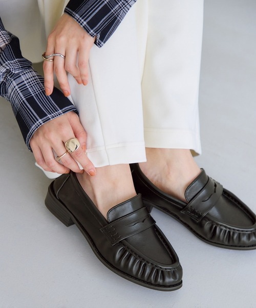 Juze（ジュゼ）の「ギャザーローファー（ローファー・レディース・ダークブラウン/ブラック・M/L）」の10枚目の写真